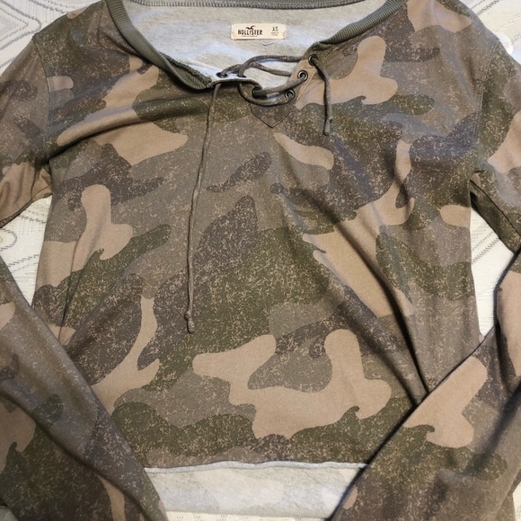 Camouflage Hollister crop top - Picture 2 of 2